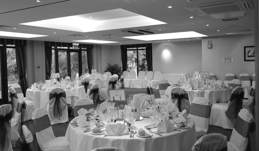 Frensham Pond Country House Hotel & Spa Farnham  Luaran gambar